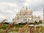 presiden-jokowi-mampir-ke-masjid-agung-sheikh-zayed-sebelum-kembali-ke-indonesia.jpg