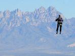 pria-dengan-jetpack.jpg