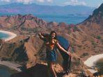 pulau-padar-awkarin.jpg