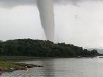 puting-beliung-waduk-gajah-mungkur.jpg