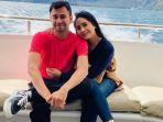 raffi-ahmad-dan-nagita-slavina-berpose-romantis-di-atas-kapal.jpg