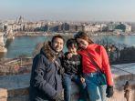 raffi-ahmad-nagita-slavina-dan-rafathar-malik-ahmad-saat-liburan-di-budapest.jpg