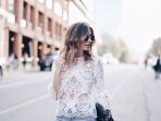 6 Gaya Rambut Simple untuk Traveling yang Bisa Kamu Aplikasikan dalam Waktu 1 Menit