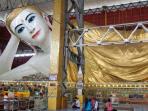 reclining-buddha-di-kuil-chauk-htat-gyi_20161001_205735.jpg