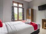 reddoorz-jemursari-surabaya-2.jpg