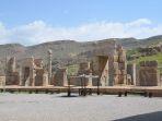 reruntuhan-kota-persepolis.jpg