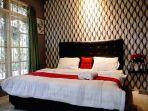 residences-by-reddoorz-near-taman-safari.jpg