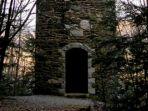 retreat-tower-menara-di-vermont.jpg