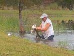 richard-wilbanks-menyelamatkan-anjingnya-dari-seekor-buaya-di-florida.jpg