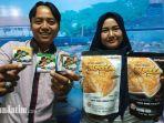 rully-dan-riza-dua-pasangan-sejoli-yang-mengembangkan-bisnis-kuliner-es-krim-mochi-sak-dollar.jpg