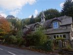 rumah-harry-potter-di-wales-inggris_20180817_091109.jpg