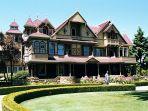 rumah-winchester-tempat-wisata-paling-misterius-di-amerika.jpg