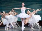 russian-ballet-swan-lake_20180312_143228.jpg