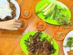 sajian-makanan-di-penyetan-baluran.jpg