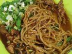 sajian-mi-ayam-goreng-di-warung-mie-ayam-goreng-pak-no.jpg