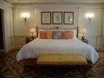 salah-satu-kamar-di-palazzo-versace-gold-coast_20170505_143229.jpg