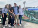 sandiaga-uno-mengunjungi-fenway-park-boston.jpg