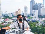sandiaga-uno-menjajal-wahana-lounge-in-the-sky-yang-hits-di-jaksel-2.jpg