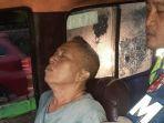 satlantas-polresta-bogor-kota-saat-menolong-sopir-angkot-di-bogor-yang-sakit-saat-mencari-penumpang.jpg
