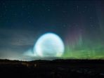 sebuah-bola-cahaya-di-langit-siberia-disangka-kapal-alien_20171030_193316.jpg