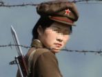 seorang-penjaga-wanita-korea-utara_20180328_083825.jpg