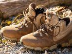 sepatu-mendaki-gunung.jpg