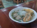 seporsi-bakso-al-medi-di-sukoharjo-untuk-sarapan.jpg