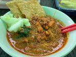 seporsi-mi-ayam-kuah-rendang-di-warung-mi-ayam-hamo-solo-jawa-tengah.jpg