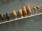 set-catur-makonde-dari-afrika-timur-yang-terbuat-dari-blackwood-afrika.jpg