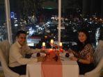 set-up-dekorasi-makan-malam-romantis-dalam-menyambut-valentine-day.jpg