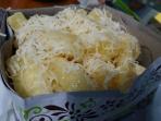 Resep Singkong Goreng Keju yang Pyur dan Merekah, Kuncinya pada Siraman Air Es