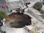 sinkhole-di-guatemala_20170817_095301.jpg