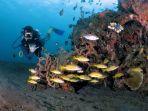 snorkeling-di-pantai-malalayang.jpg
