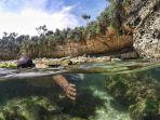 snorkeling-di-pantai-nglolang-jogja.jpg