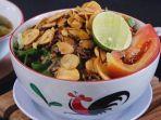 soto-ayam-khas-semarang-pak-man.jpg