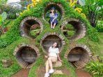 spot-foto-rumah-hobbit-di-cimory-dairyland-prigen.jpg