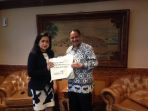 sri-astari-rasjid-dan-menpar-ri-arief-yahya_20170416_155924.jpg