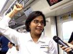 sri-mulyani-naik-lrt-jabodebek.jpg
