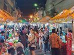 stan-stan-kuliner-di-pasar-semawis-semarang.jpg
