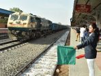 stasiun-kereta-gandhi-nagar_20180220_213922.jpg