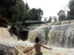 suasana-air-terjun-medang-pulang-di-desa-tani-makmur.jpg