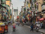 suasana-di-jalan-pham-ngu-lao-satu-kawasan-di-ho-chi-minh-vietnam.jpg