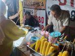 suasana-di-kios-jadoel-atau-jagung-bakar-doel-yang-ada-di-jalan-ir-h-djuanda-kota-bandung.jpg