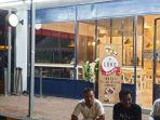 suasana-di-loko-cafe-yang-berada-di-stasiun-senen.jpg