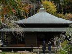 suasana-di-matsugaoka-tkei-ji-di-kota-kamakura-di-prefektur-kanagawa-jepang.jpg