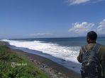 suasana-di-pantai-batu-tumpeng-desa-gelgel-klungkung-bali.jpg