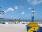 suasana-pantai-menara-di-desa-baru-manggar-senin-612020.jpg