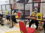 suasana-pengecekan-dokumen-penerbangan-calon-penumpang.jpg