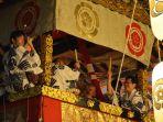 suasana-perayaan-gion-matsuri-kyoto-satu-festival-terbesar-di-jepang.jpg
