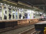 suasana-stasiun-kakio-di-tokyo-jepang_20170426_102749.jpg